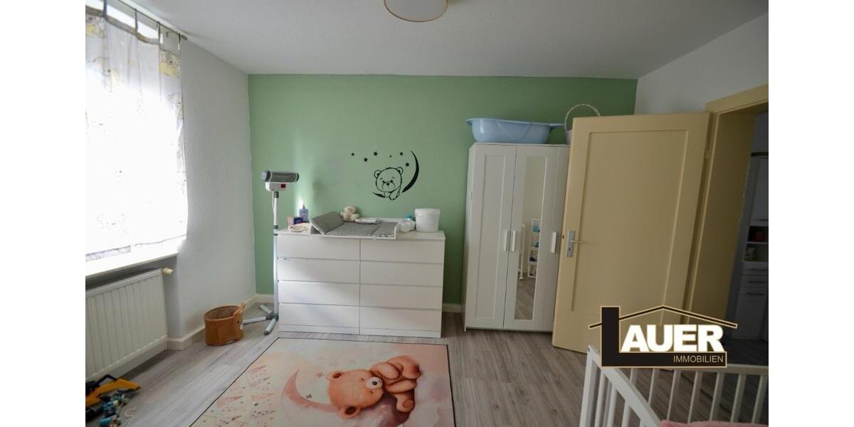 Etagenwohnung Saarbrücken West - 4 Zimmer, 100 m&sup2;, 750&euro; | Angebot:26686734