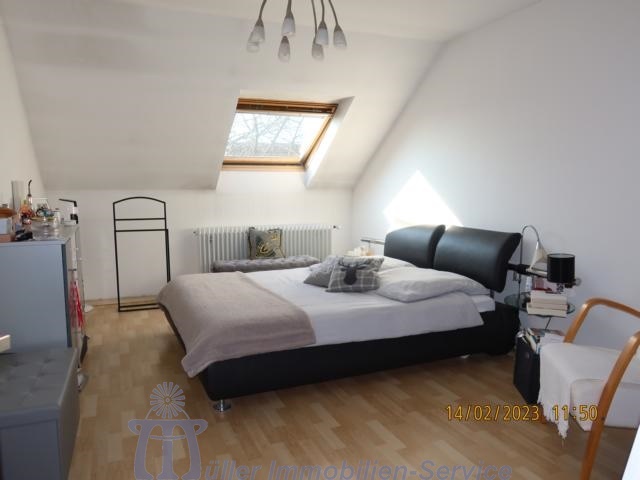 Großzügiges lichtdurchflutetes Zwei-Generationenhaus in schöner Stadtrandlage - Einfamilienhaus Homburg | Angebot:10240180