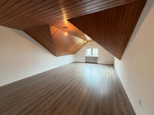 Dachgeschoßwohnung Heusweiler - 4 Zimmer, 78 m&sup2;, 640&euro; | Angebot:26558304