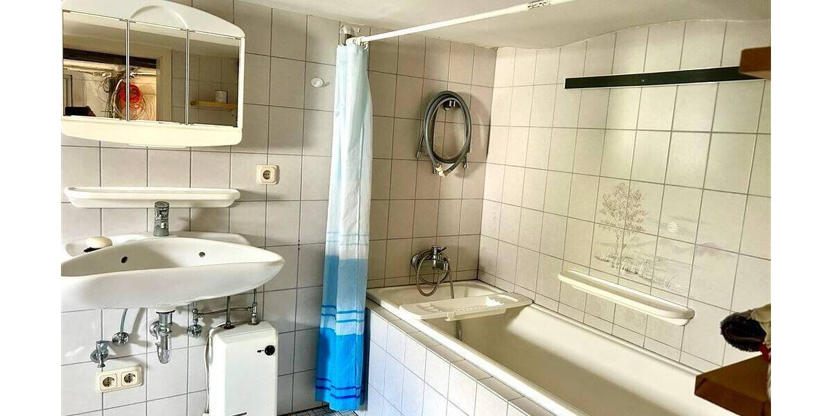 Mehrfamilienhaus, Wohnhaus Merchweiler Wemmetsweiler - 4 Zimmer, 100 m&sup2;, 193.000&euro; | Angebot:25701151