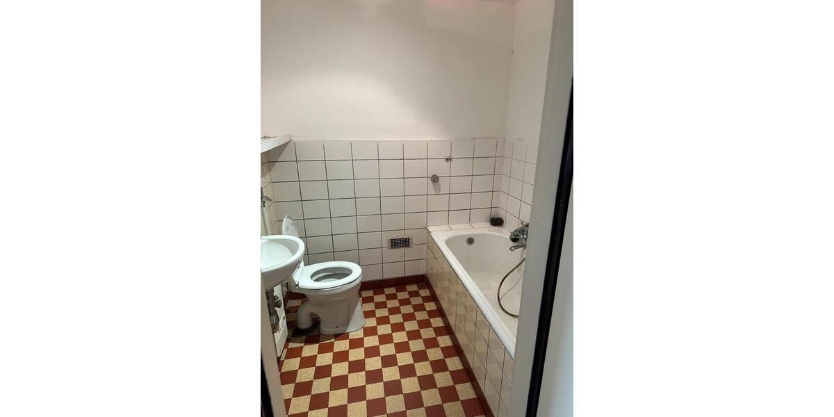 Etagenwohnung Saarbrücken Malstatt - 1 Zimmer, 27 m&sup2;, 400&euro; | Angebot:26698498