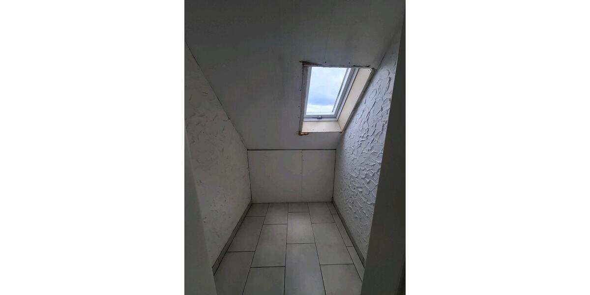 Dachgeschoßwohnung Völklingen - 2 Zimmer, 70 m&sup2;, 500&euro; | Angebot:24429446