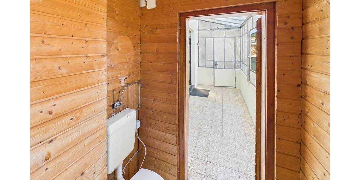 Einfamilienhaus Saarlouis Neuforweiler - 9 Zimmer, 217 m&sup2;, 339.000&euro; | Angebot:25735478