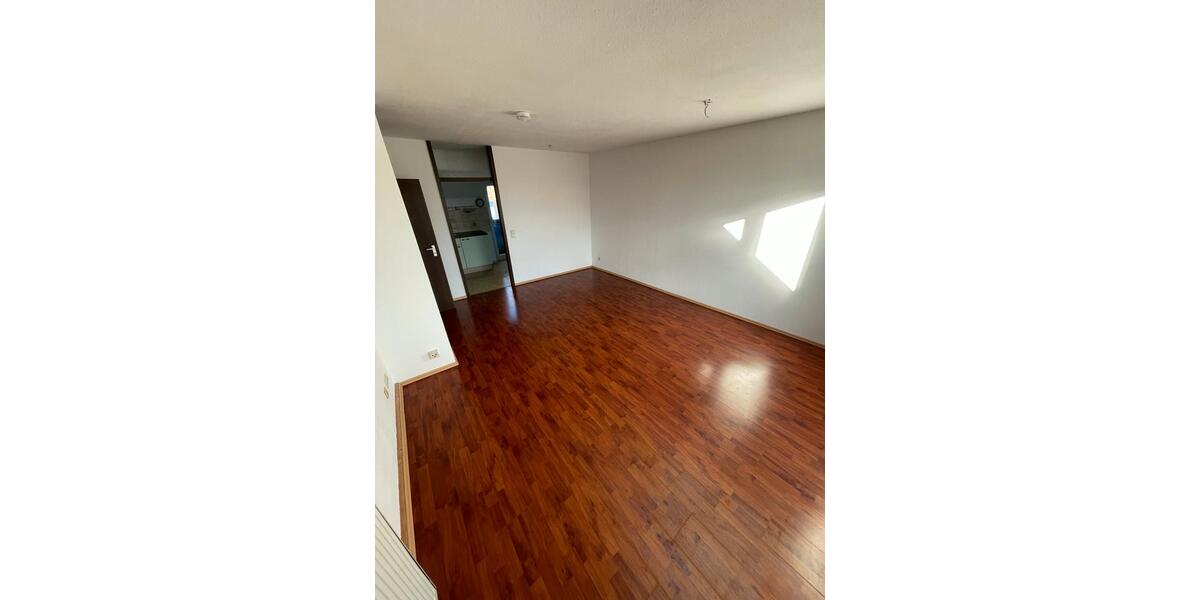 Dachgeschoßwohnung Homburg - 3 Zimmer, 63 m&sup2;, 1.100&euro; | Angebot:25968190