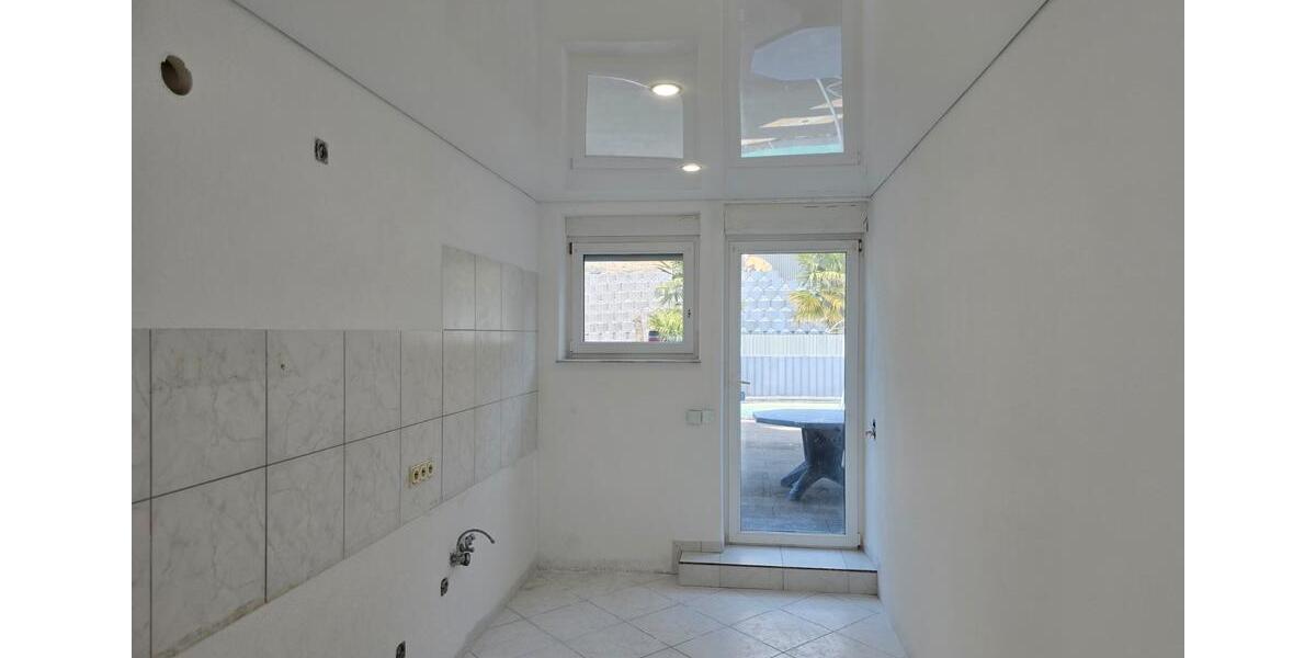 Etagenwohnung Saarbrücken Brebach-Fechingen - 5 Zimmer, 155 m&sup2;, 195.000&euro; | Angebot:26111977