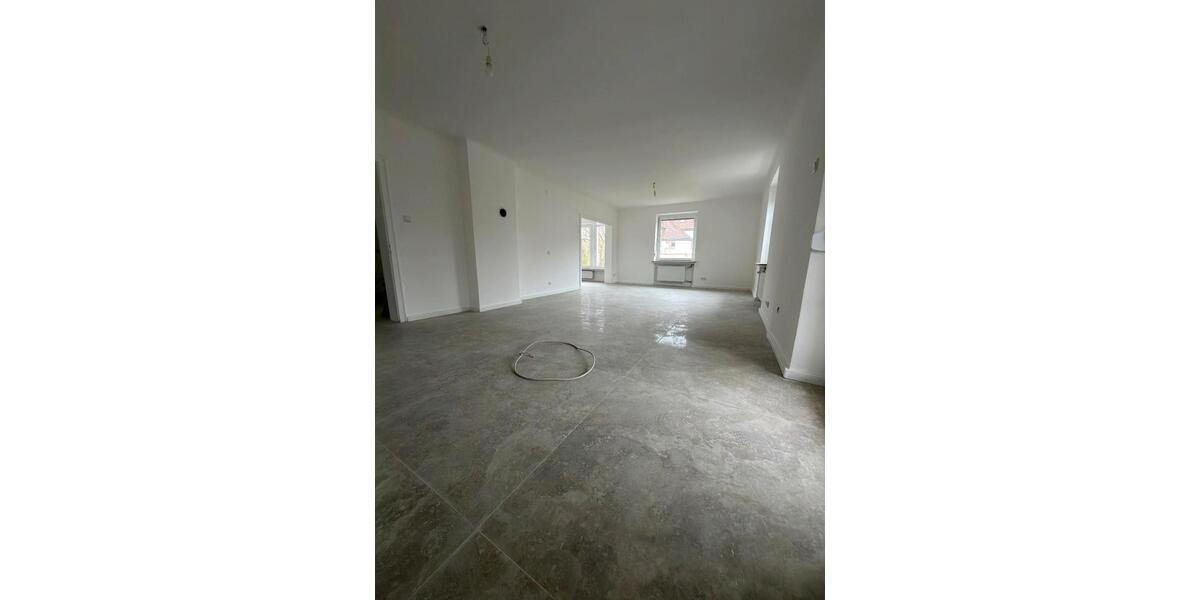 Etagenwohnung Neunkirchen - 4 Zimmer, 137 m&sup2;, 1.150&euro; | Angebot:25445281