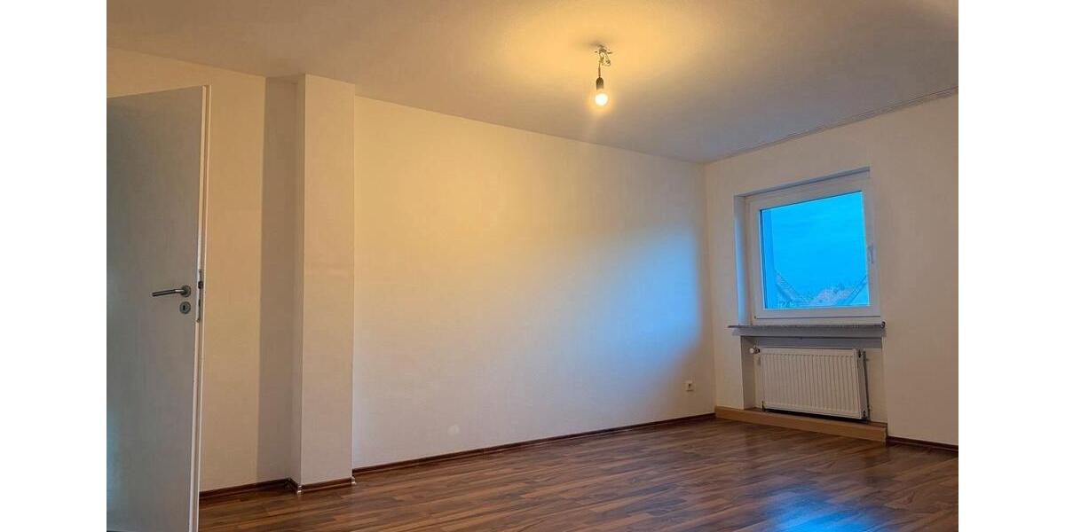 Dachgeschoßwohnung Saarbrücken Malstatt - 3 Zimmer, 100 m&sup2;, 750&euro; | Angebot:24842811