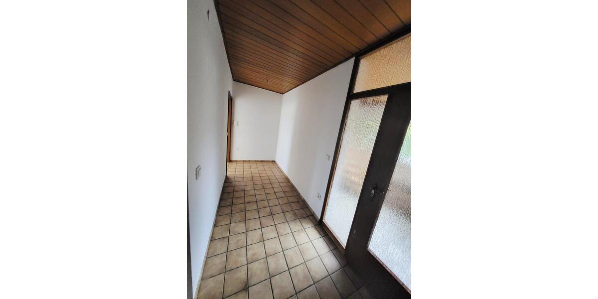 Etagenwohnung Eppelborn - 2.5 Zimmer, 86 m&sup2;, 750&euro; | Angebot:25626185