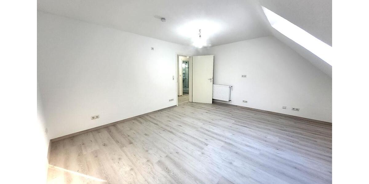Dachgeschoßwohnung Saarbrücken Eschberg - 2.5 Zimmer, 51 m&sup2;, 560&euro; | Angebot:25840287