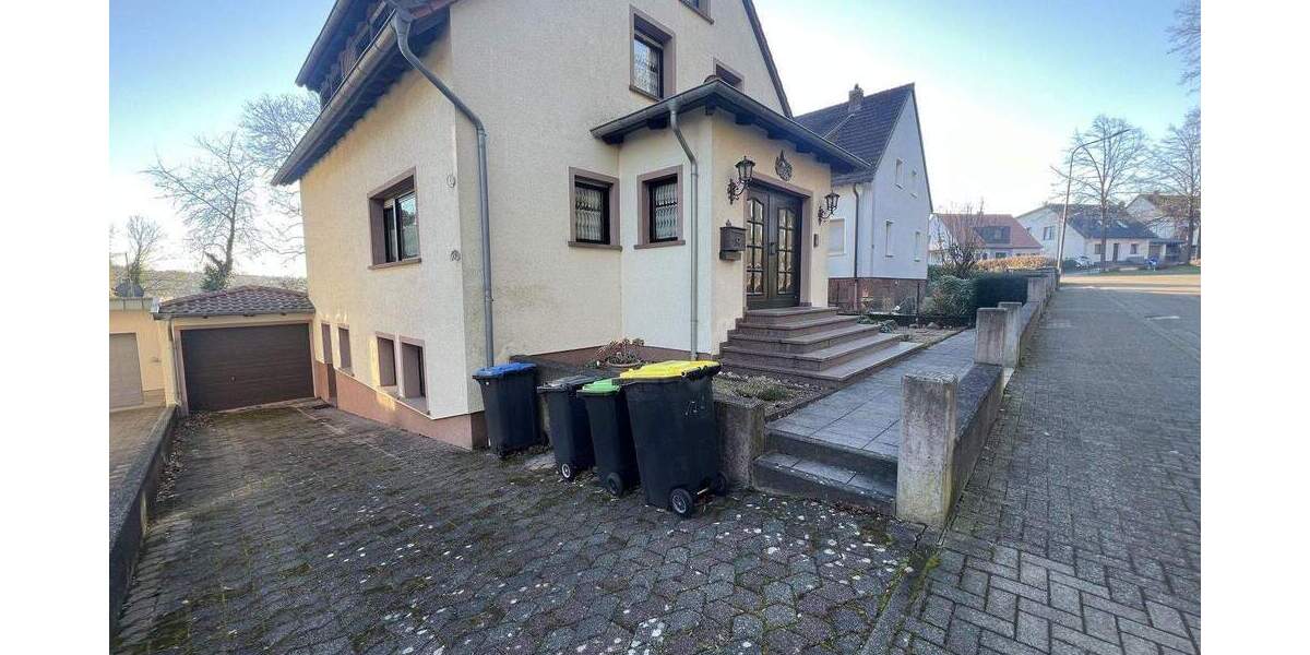 Einfamilienhaus Neunkirchen Innenstadt - 6 Zimmer, 210 m&sup2;, 395.000&euro; | Angebot:25755189