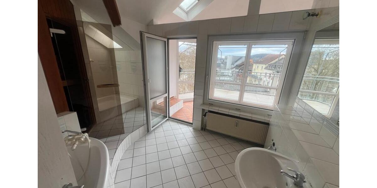 Dachgeschoßwohnung Völklingen - 3 Zimmer, 110 m&sup2;, 950&euro; | Angebot:25589315