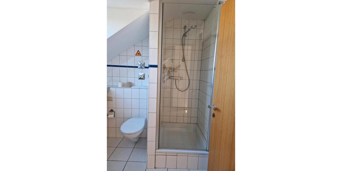 Dachgeschoßwohnung Saarbrücken Kieselhumes - 2.5 Zimmer, 65 m&sup2;, 600&euro; | Angebot:25302445