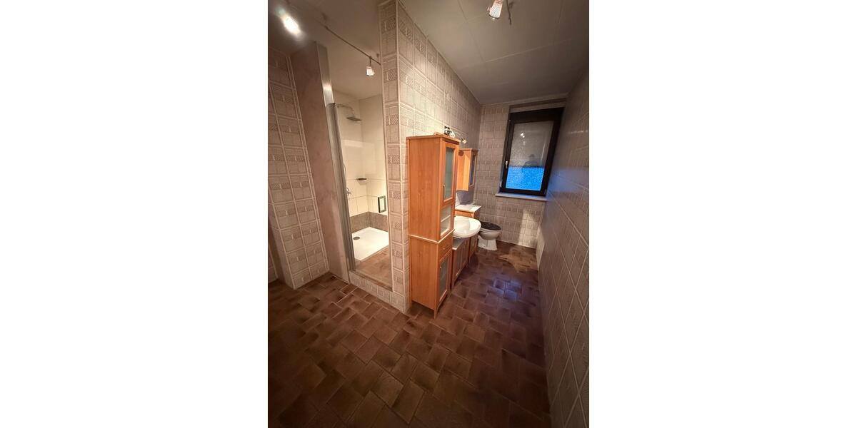 Etagenwohnung Schiffweiler - 2 Zimmer, 100 m&sup2;, 750&euro; | Angebot:25099914