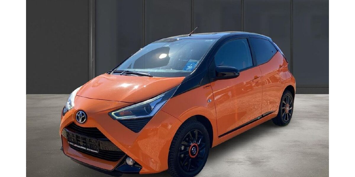Toyota Aygo (X) 27.796 km 11.990 &euro; Heusweiler 66265