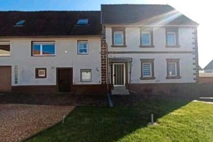 Haus Schiffweiler - 9 Zimmer, 300 m&sup2;, 233.000&euro; | Angebot:25988430