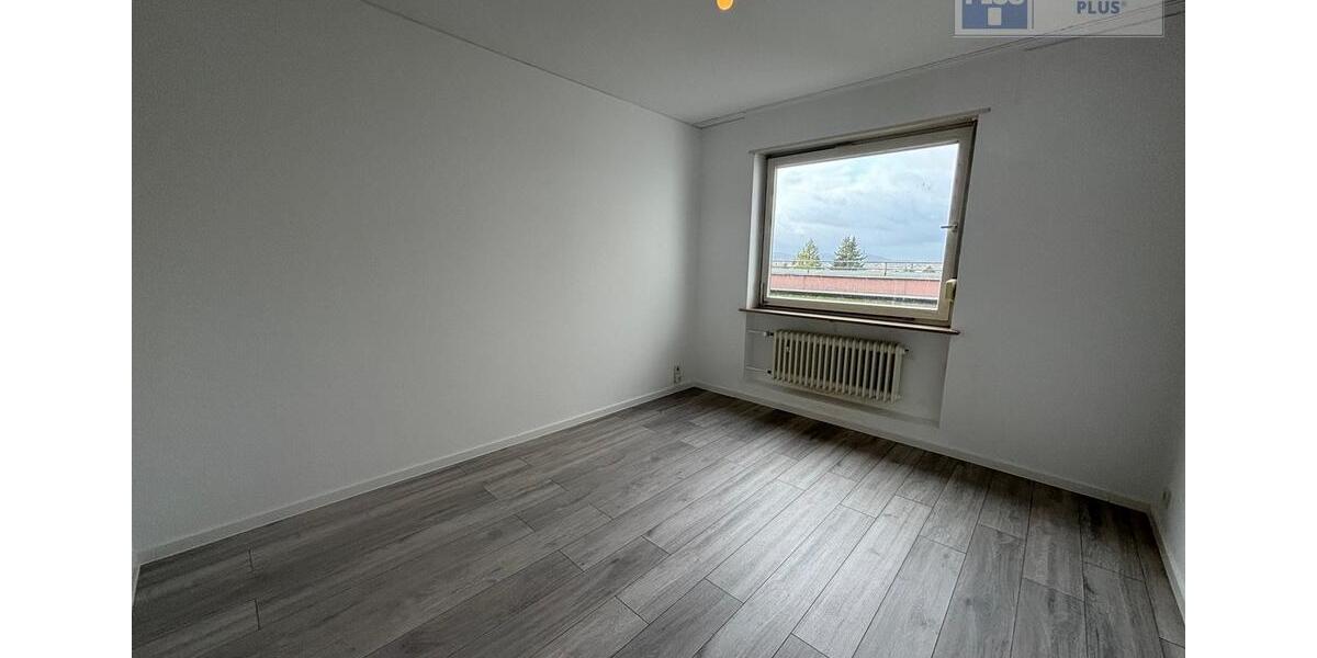 Etagenwohnung Homburg - 4 Zimmer, 142 m&sup2;, 1.290&euro; | Angebot:25371556