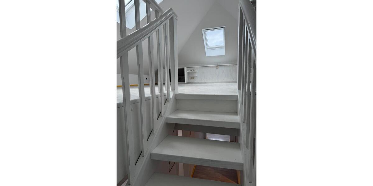 Dachgeschoßwohnung Saarbrücken Kieselhumes - 4 Zimmer, 65 m&sup2;, 1.000&euro; | Angebot:25830978