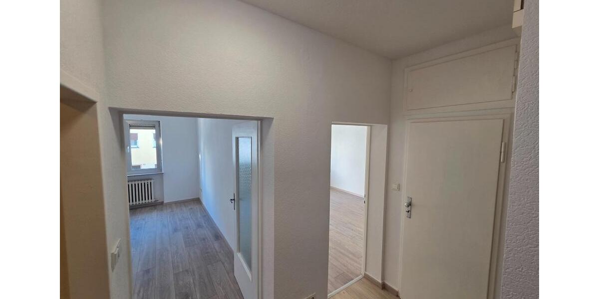 Etagenwohnung Saarbrücken Neue Bremm - 3 Zimmer, 80 m&sup2;, 760&euro; | Angebot:26689396