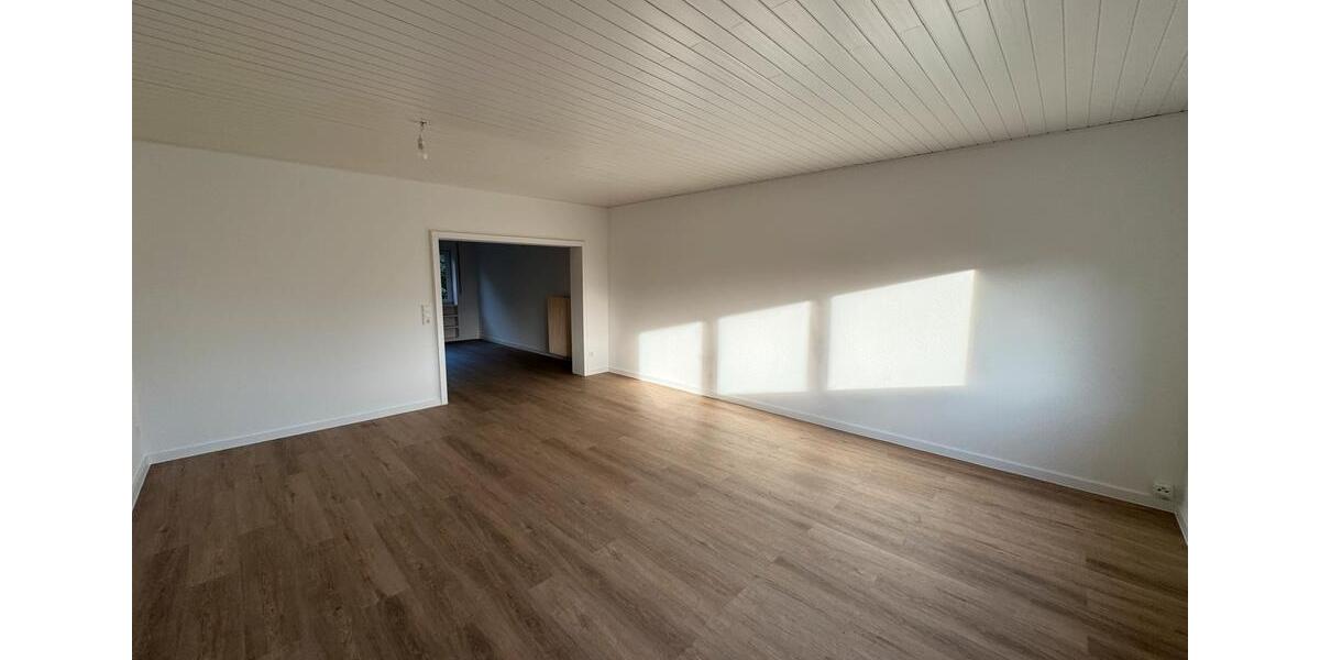 Erdgeschoßwohnung Eppelborn - 3.5 Zimmer, 109 m&sup2;, 950&euro; | Angebot:25824645