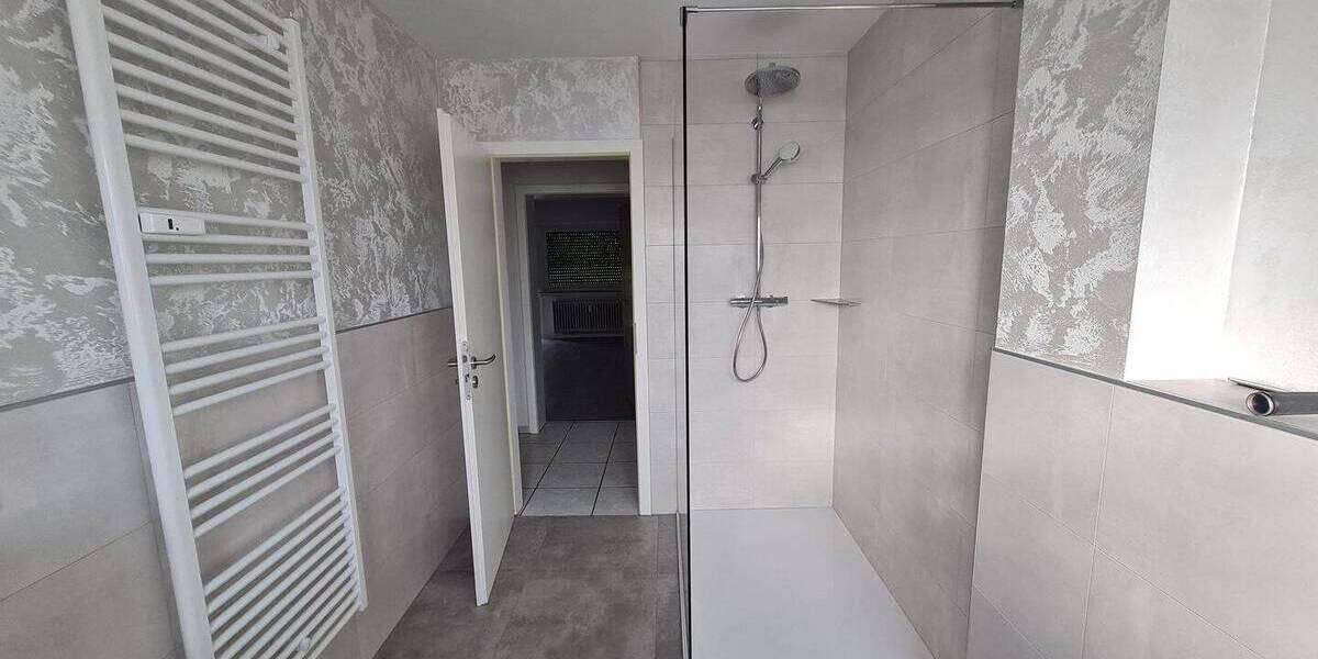 Etagenwohnung Saarbrücken Malstatt - 2 Zimmer, 125 m&sup2;, 1.250&euro; | Angebot:25927129